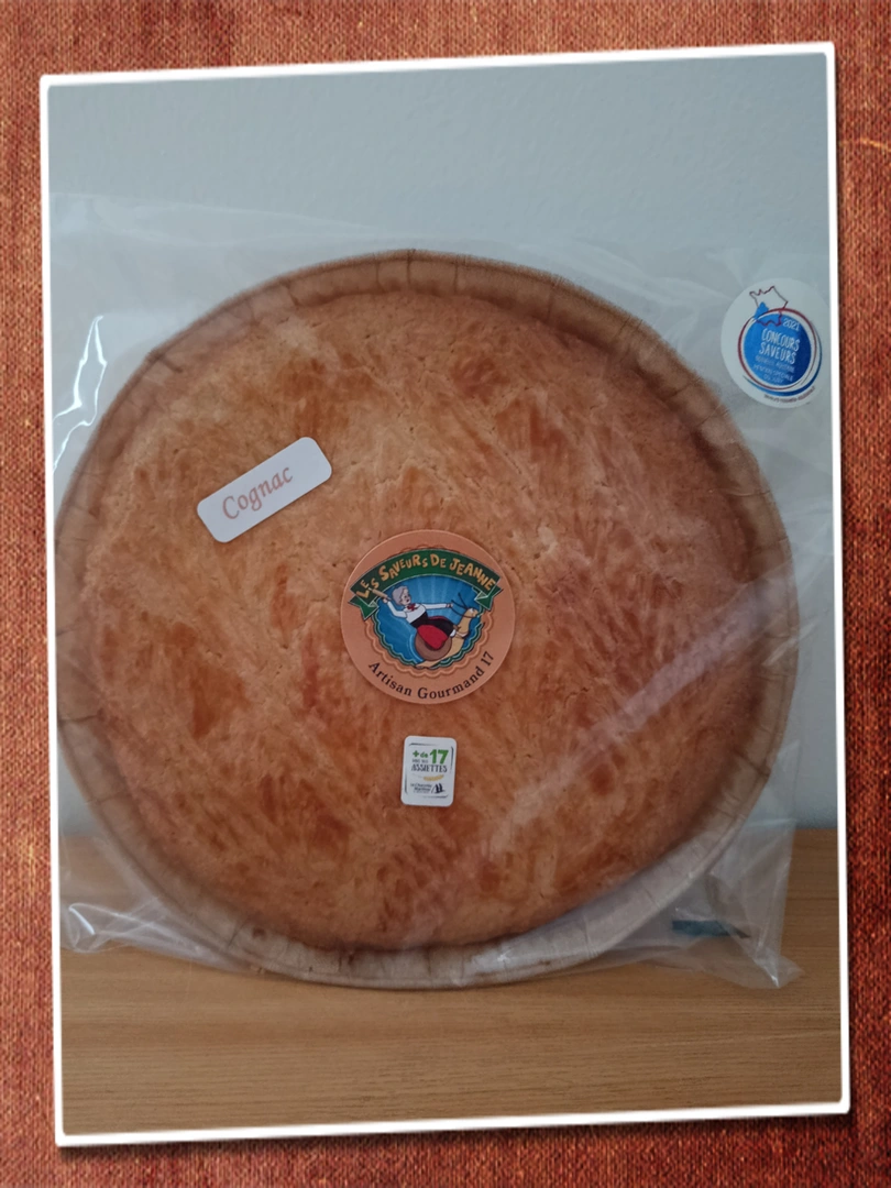 Galette moelleuse au beurre aromatisée au cognac confectionnée à la main