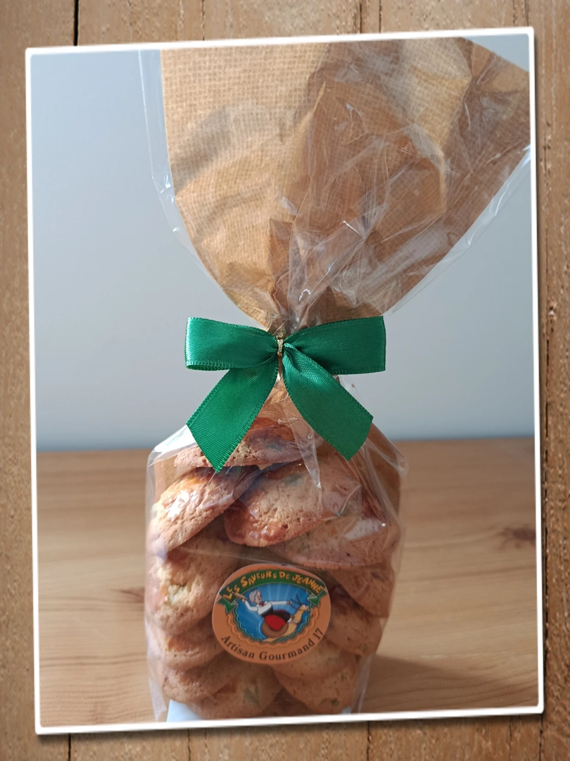 Biscuits aux dés d'angélique confite, confectionnés à la main